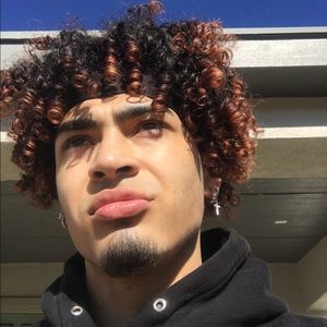 Meet your Posher, Bhristian velazquez